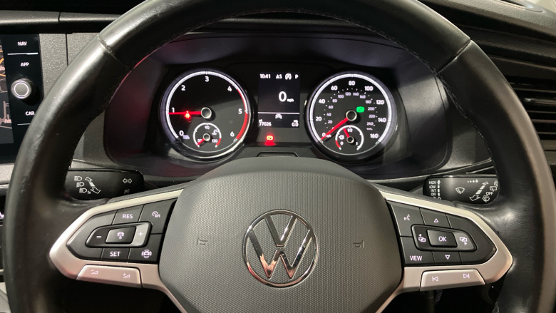 Volkswagen Transporter T32 Swb Diesel 2.0 BiTDI 204 Highline Kombi Van DSG